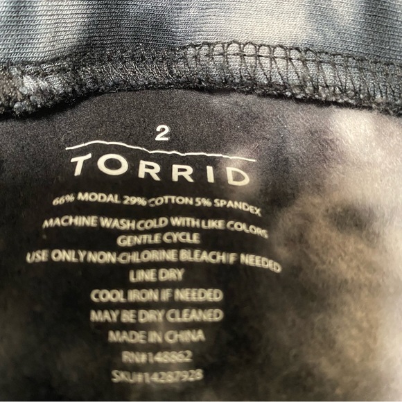 Torrid FLEECE LINED TIE-DYE Black FULL LENGTH PLATINUM LEGGING NWT - Picture 7 of 7